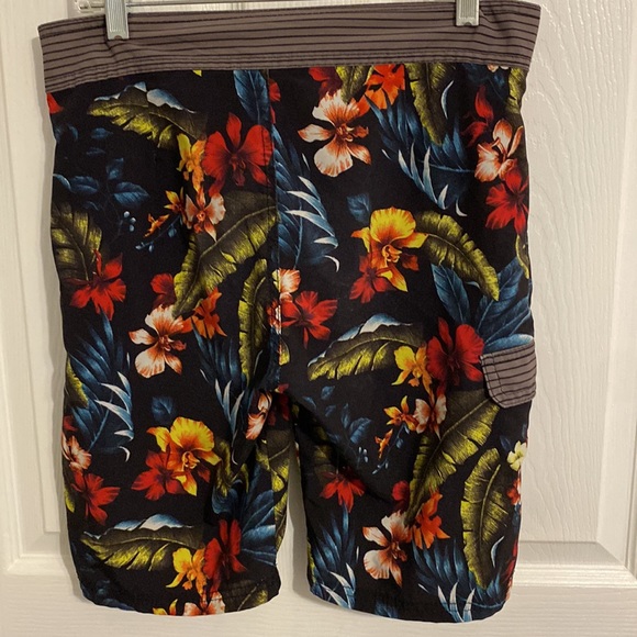 Carbon Men’s Board Shorts, Size 28, EUC, gently worn, no noted defects, stains - Picture 2 of 8